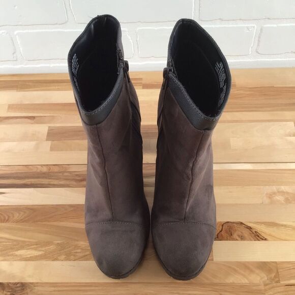 JUICY Couture ankle boots brown size 8.5 heeled booties - Picture 5 of 16